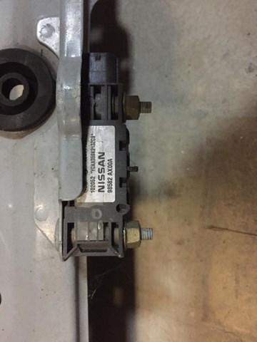 Датчик Айрбег передній 98582AX00A NISSAN