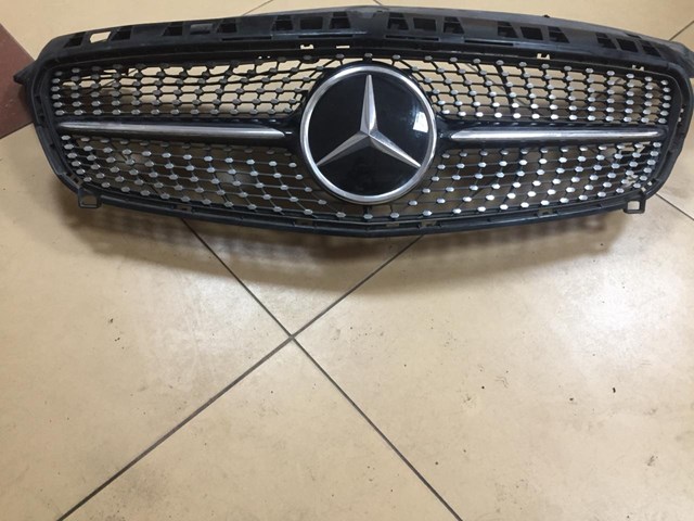 Решітка радіатора A1768881760 MERCEDES