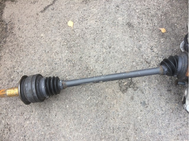 Піввісь задня A2043501810 MERCEDES