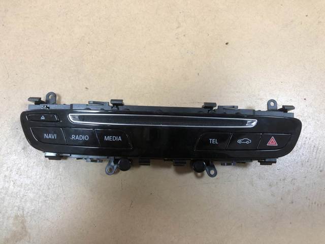 Блок кнопок центральної консолі A2059053601 MERCEDES