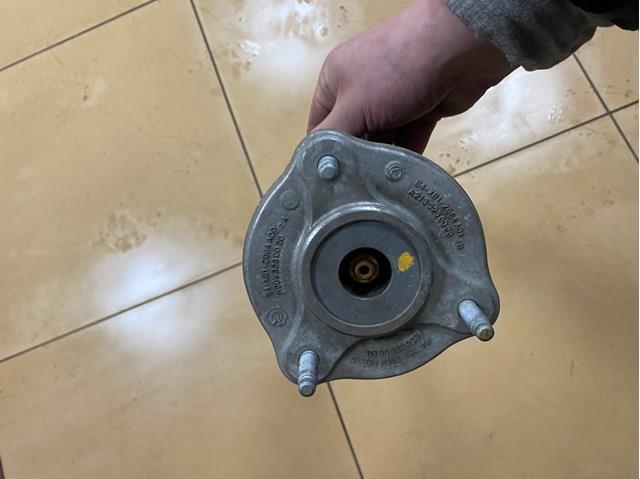 Подушка амортизатора переднього A2133230020 MERCEDES