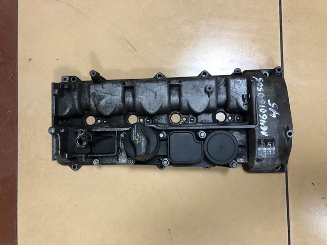 Кришка двигуна Mercedes C