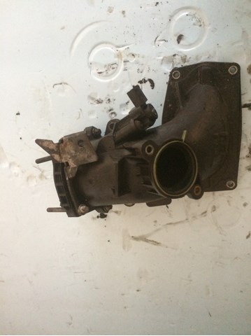 Патрубок дросельний A6510900028 MERCEDES