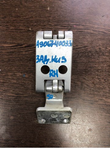 Петля задніх (навстіж) дверей, права нижня A9067400337 MERCEDES