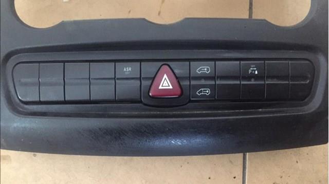 Блок кнопок центральної консолі A9068702110 MERCEDES