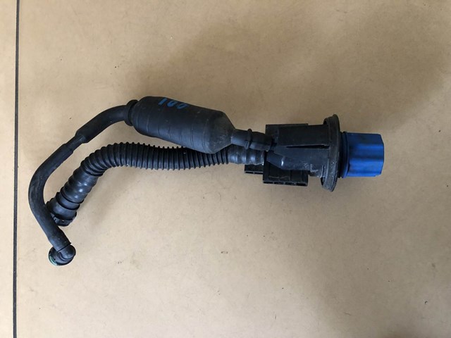 Заливна горловина бака AD BLUE A9104700100 MERCEDES