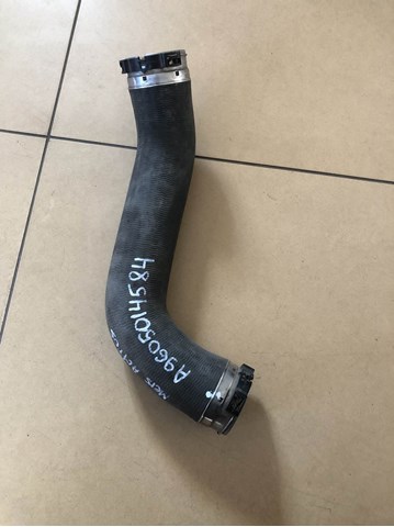 Патрубок системи охолодження A9605014584 MERCEDES