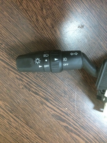 Перемикач підрульовий, лівий BP6P66122 MAZDA
