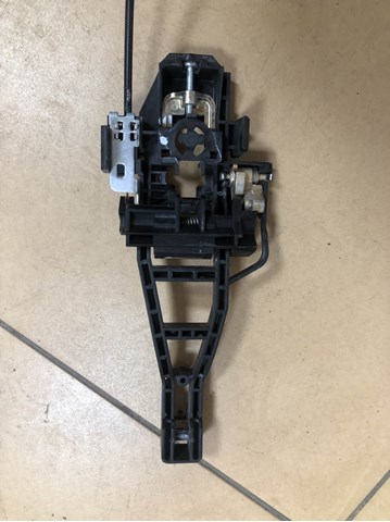 Ручка передньої двері зовнішня права CM51A224A36CC FORD