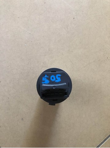 Регулятор оборотів пічки G4532002 VAG