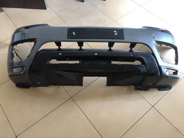 Кожух бампера переднього LR045028 LAND ROVER