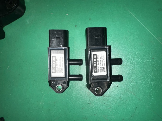 Датчик тиску вихлопних газів 03L906051B VAG