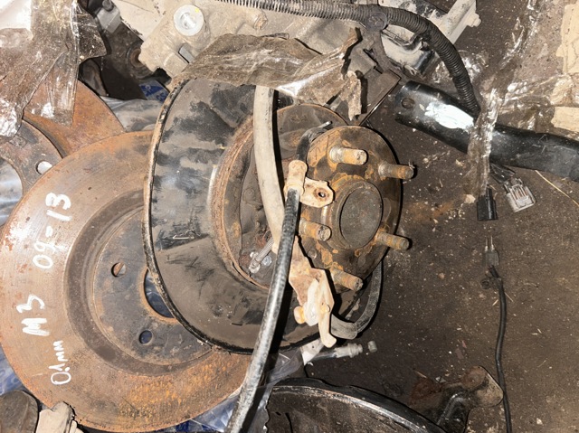 Маточина задня права 4245048011 TOYOTA