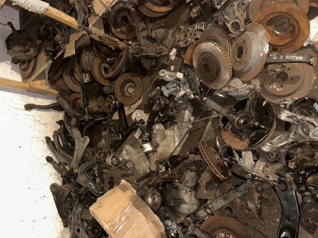 Цапфа передні праві 4321119015 TOYOTA