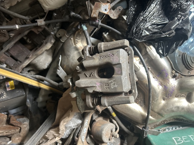 Супорт гальмівний задній правий 4783012151 TOYOTA