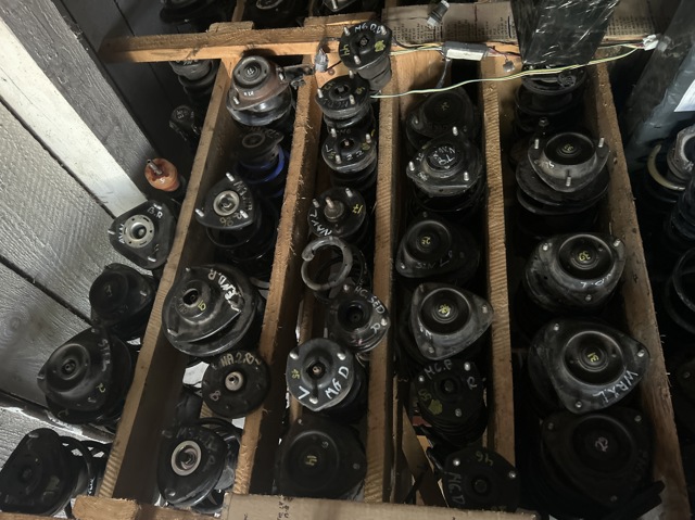 Амортизатор передньої підвіски 4851009888 TOYOTA