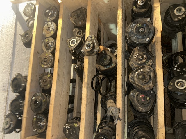 Стійка передня права 4851080542 TOYOTA