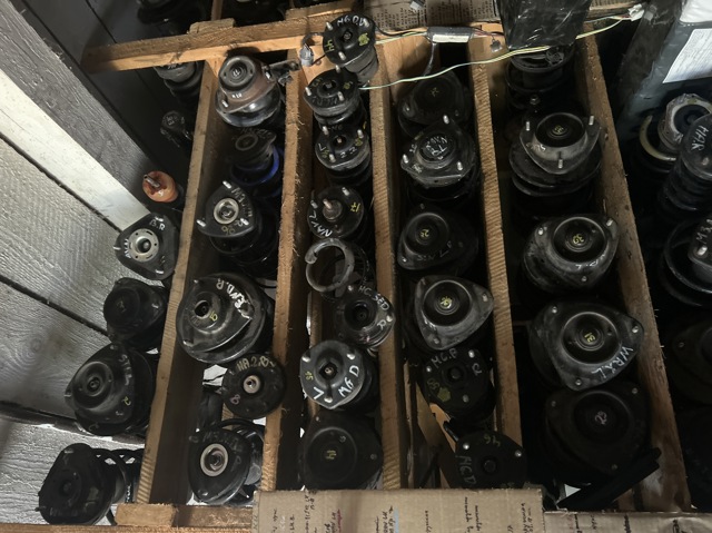Стійка передня, ліва 4852009889 TOYOTA