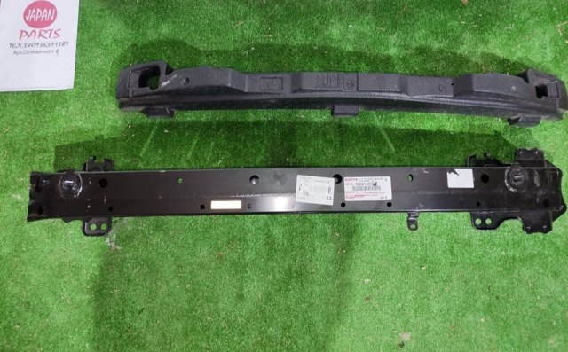Буфер бампера переднього 5202142150 TOYOTA