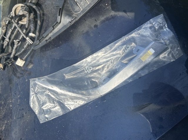 Ободок/окантовка фари протитуманной, правий 5212502150 TOYOTA