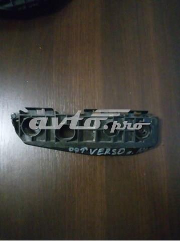 Кронштейн кріплення бампера переднього правий 525350F020 TOYOTA