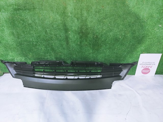 Решітка переднього бампера, нижня 531130R060 TOYOTA