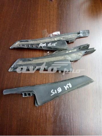 Накладка переднього правого крила 5382312030 TOYOTA