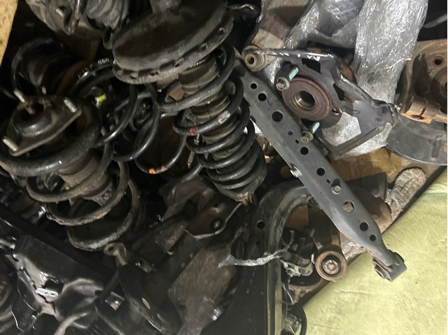 Важіль задньої підвіски нижній, лівий 551114BA0A NISSAN