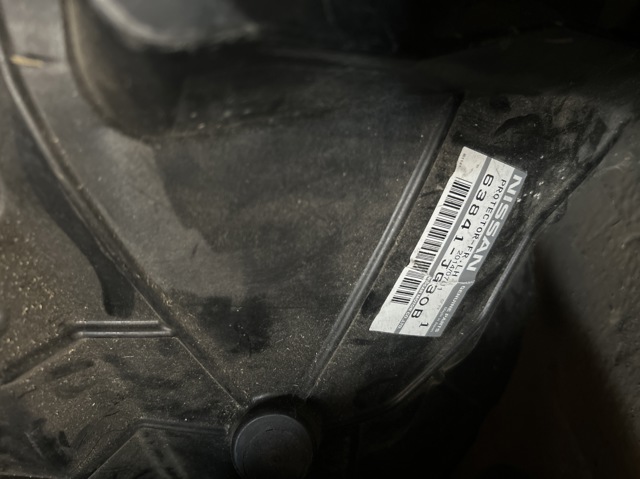 Підкрилок передній лівий 63843JG00A NISSAN