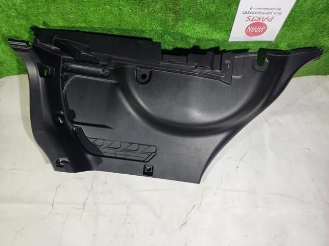 Облицювання багажного відсіку, праве 6473042100C0 TOYOTA