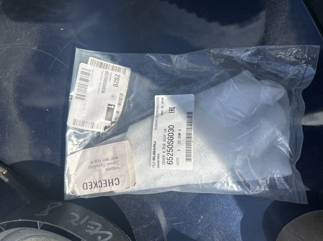 Молдинг переднього лівого крила 65250SG030 SUBARU