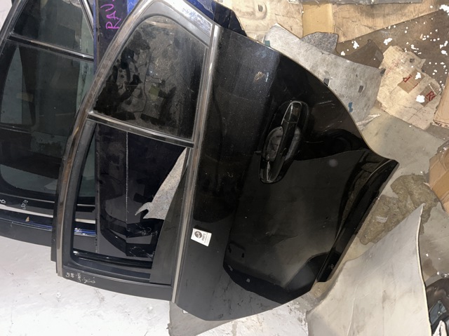 Двері задні, ліві 6700405170 TOYOTA