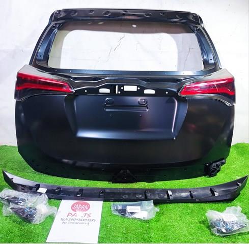 Двері багажника 6700542630 TOYOTA