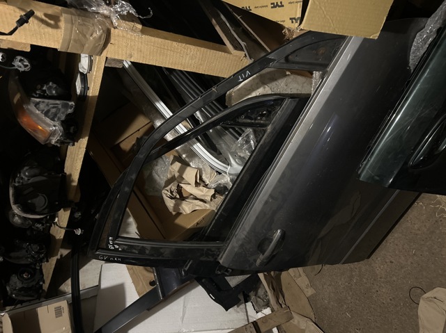 Пасажирські передні двері 6800165843 SUZUKI