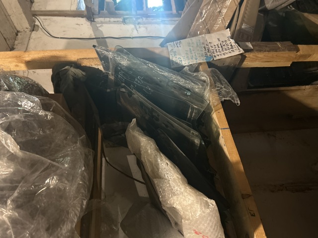 Скло заднє ліве 6810405140 TOYOTA