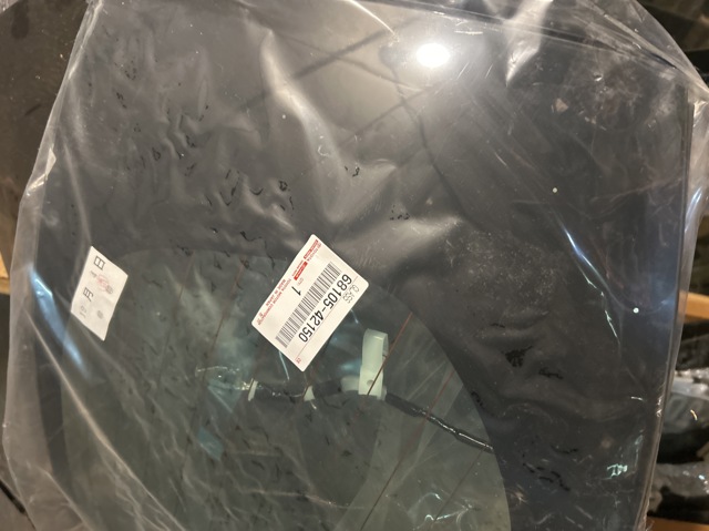 Скло ляди 6810542150 TOYOTA