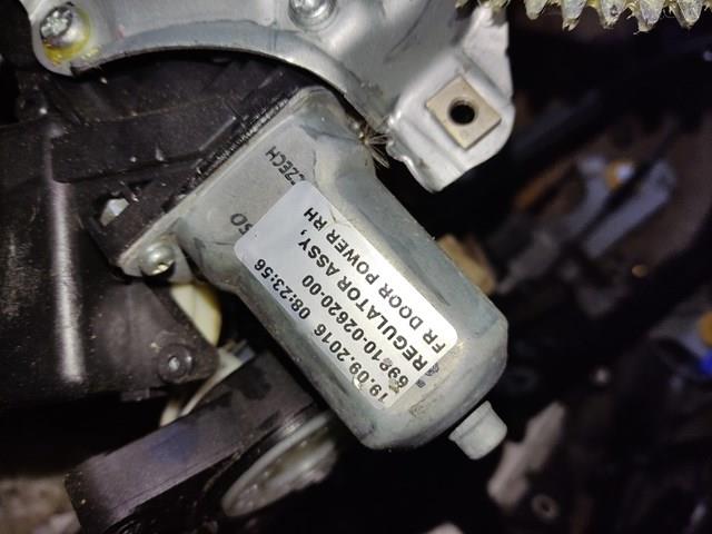 Механізм склопідіймача двері передньої, правої 6981002620 TOYOTA