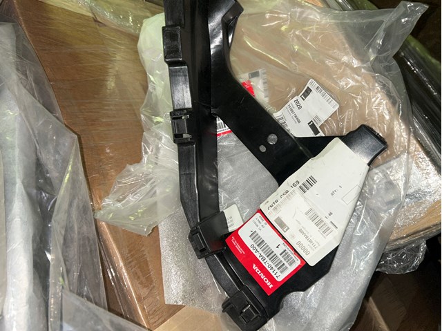Праве кріплення переднього бампера 71140TBAA00 HONDA