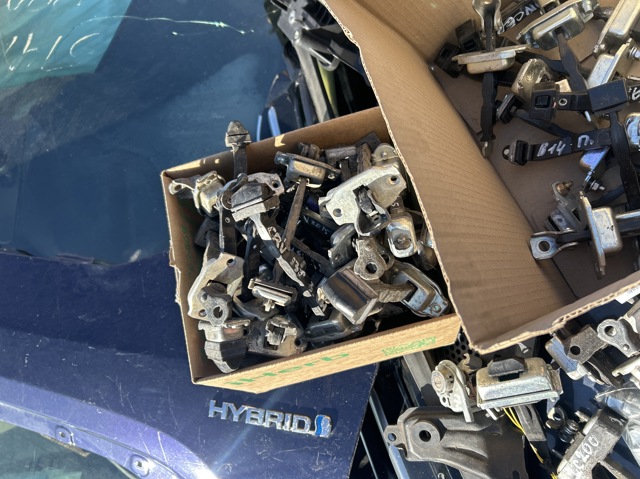 Обмежувач відкриття дверей, передній правий 72340SWAA01 HONDA