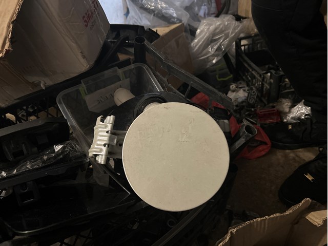 Дверцята бензобака Тойота Рав 4 IV