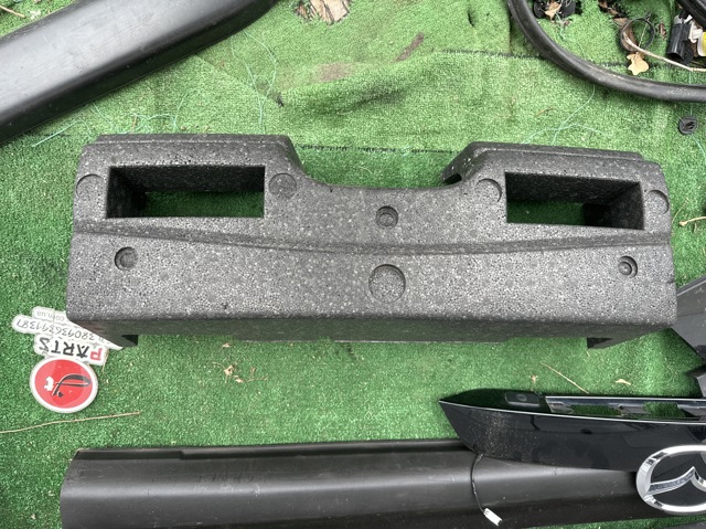 Наповнювач бампера заднього 850909U000 NISSAN