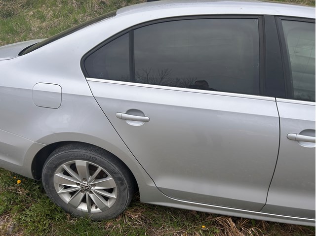 Завіса дверей задніх лівих 8K0831401S VAG