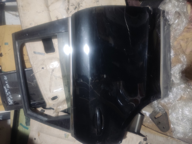 Двері задні в зборі 8R0833052B VAG