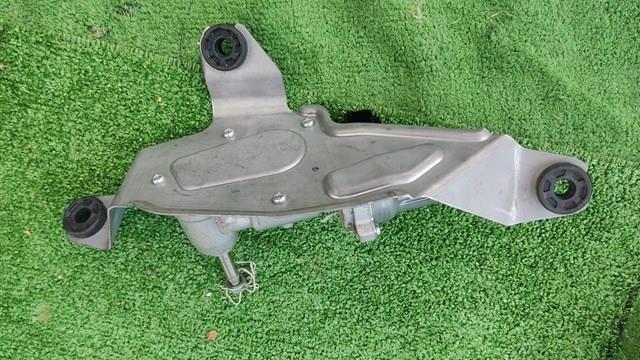 Двигун склоочисника заднього скла BHS267450 MAZDA