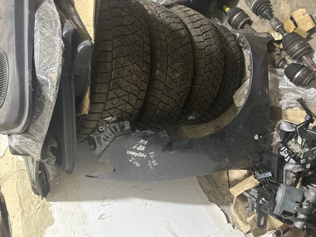 Переднє праве крило BN8V52111D MAZDA