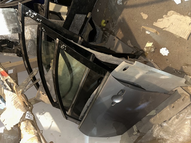 Двері передні, ліві EGY15902XR MAZDA