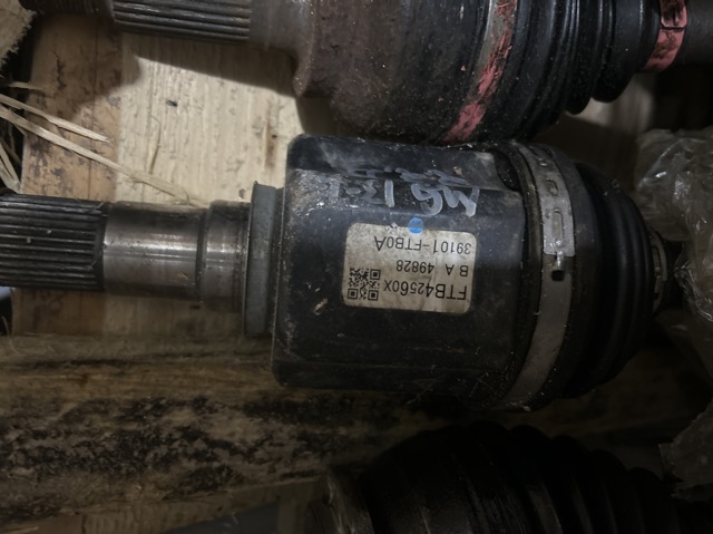 Піввісь передня ліва FTB42560X MAZDA
