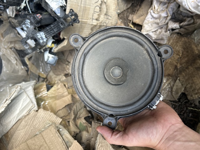 Динамік задній KE7066960 MAZDA