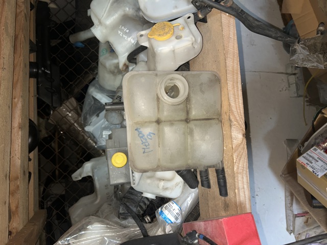 Бачок розширювальний LF8B15350B MAZDA