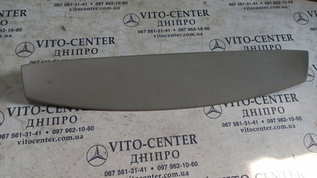 Обшивка-облицювання задніх дверей 1647400370 MERCEDES